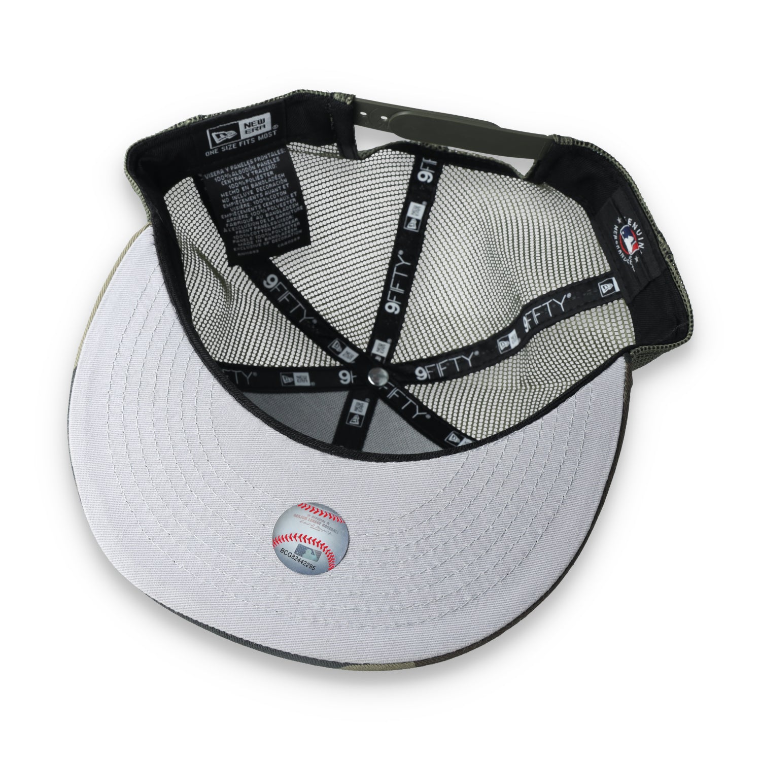 New Era Men's Chicago White Sox Camo Trucker 9FIFTY Snapback Hat