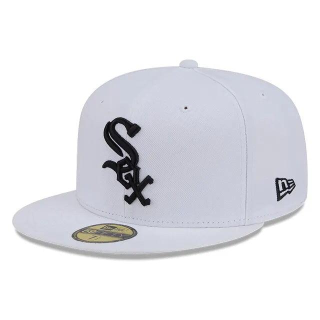 New Era Chicago White Sox Color Basic 59FIFTY Fitted Hat - White/Black