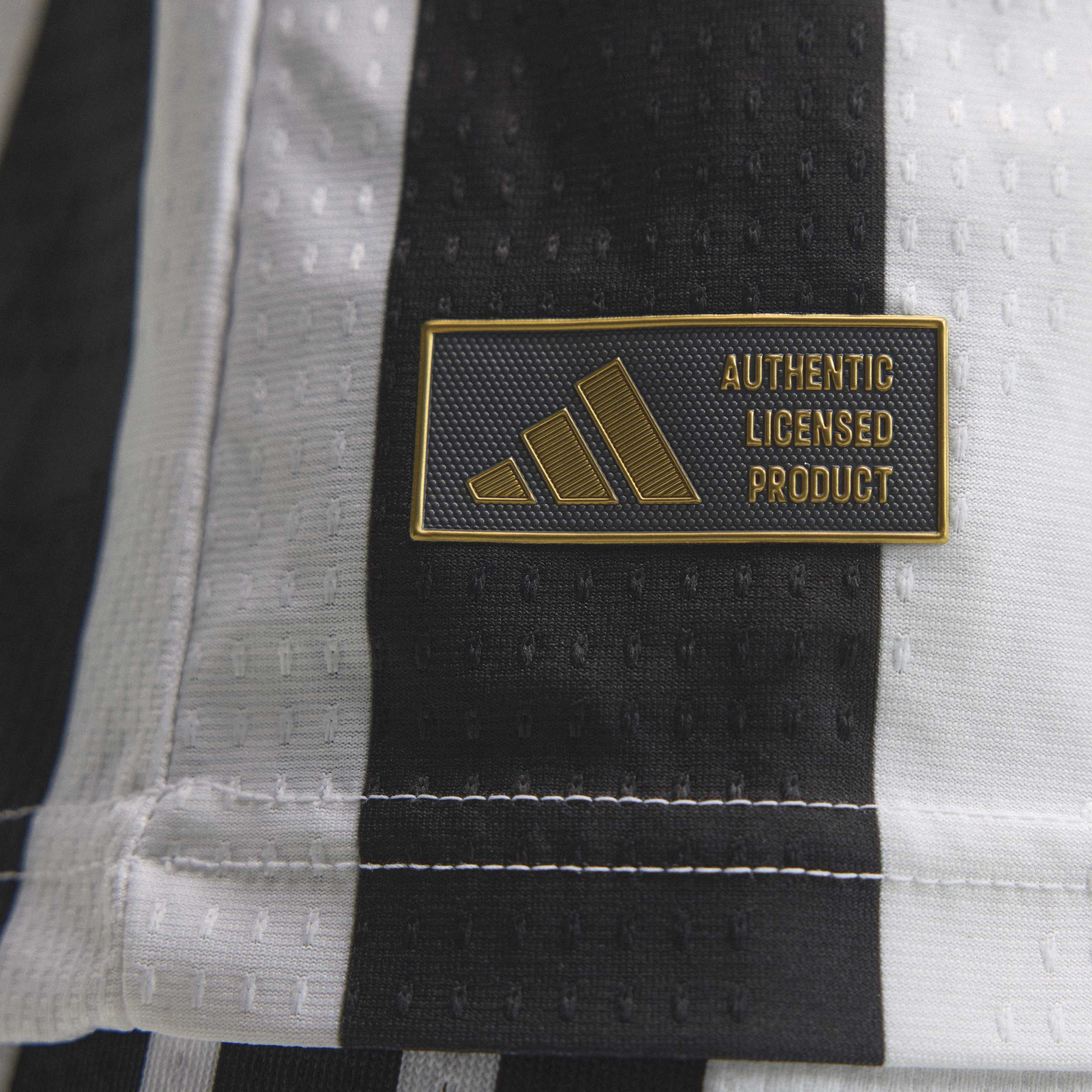 Adidas Men's Juventus Home Authentic Jersey 26/27