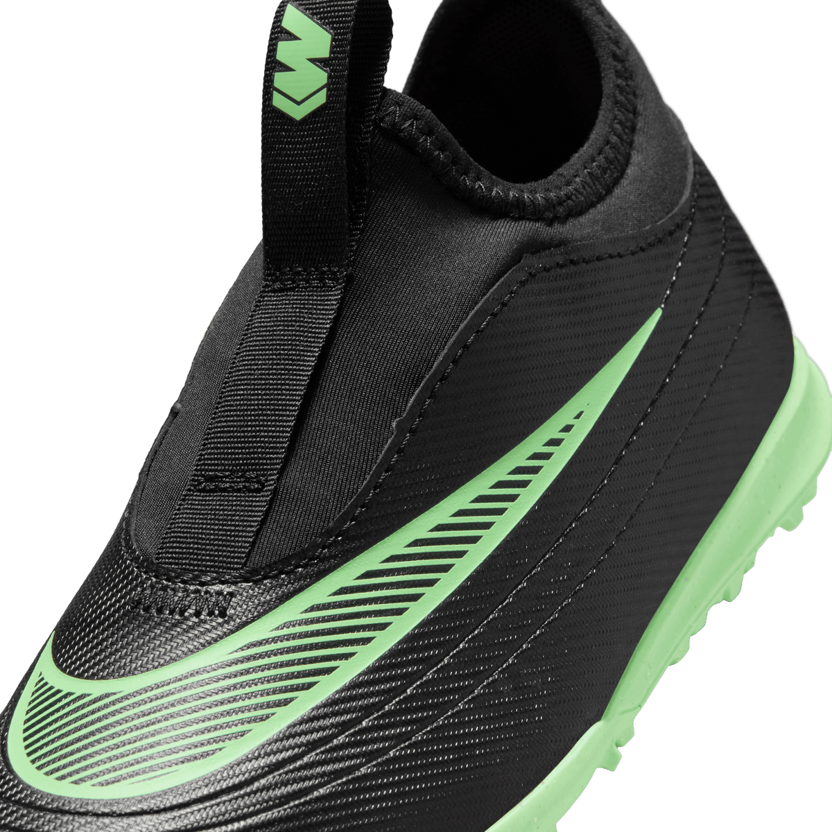 Nike IO1483-001 upper detail