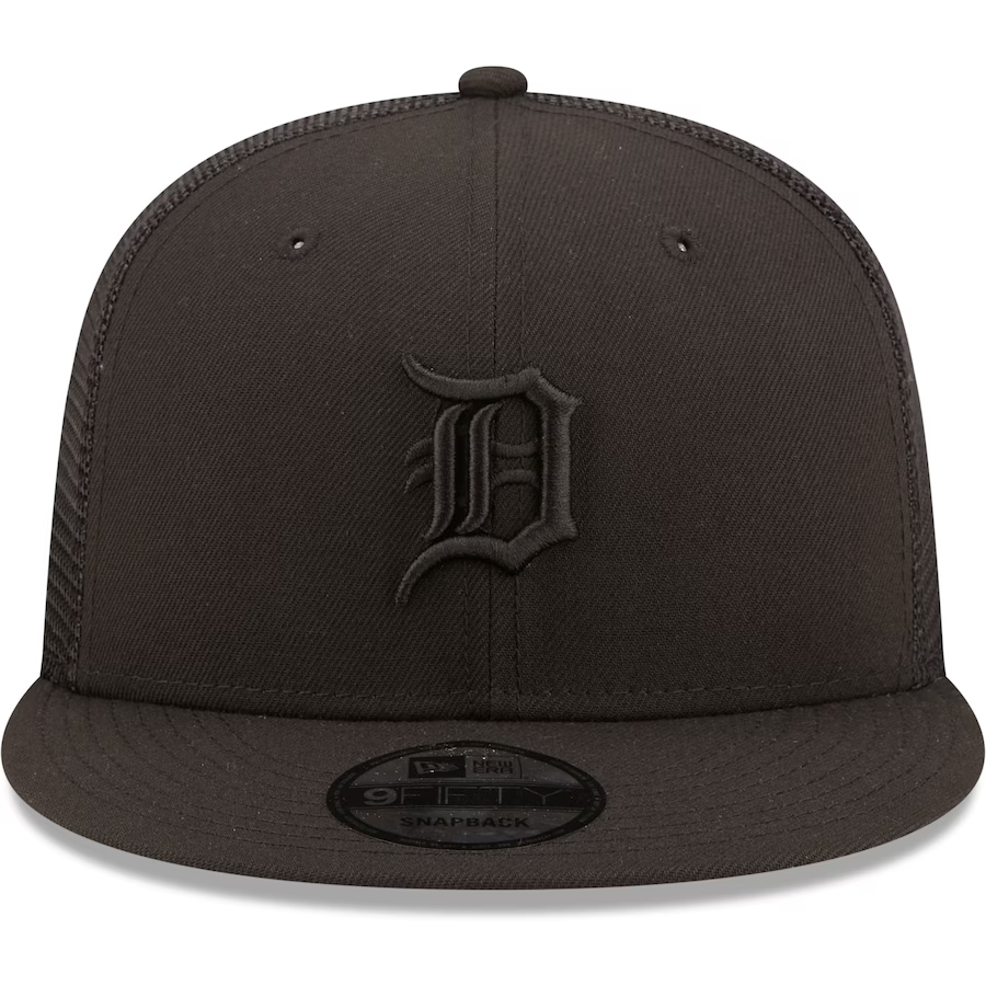 New Era Detroit Tigers Blackout 9FIFTY Trucker Snapback
