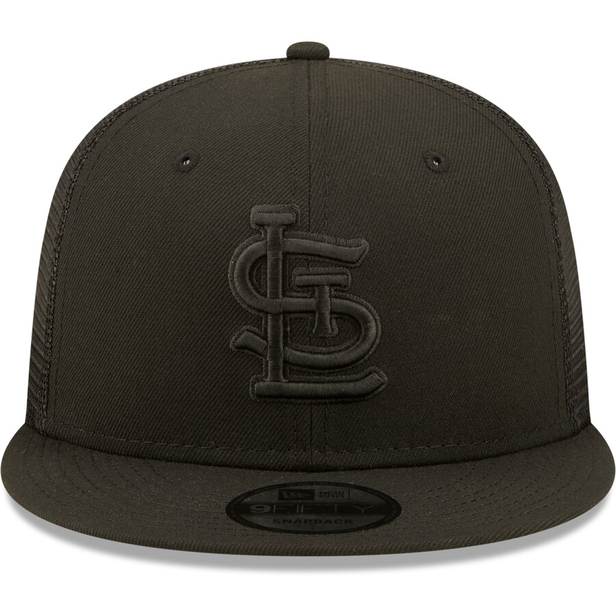 New Era St. Louis Cardinals Blackout 9Fifty Snapback Trucker Hat