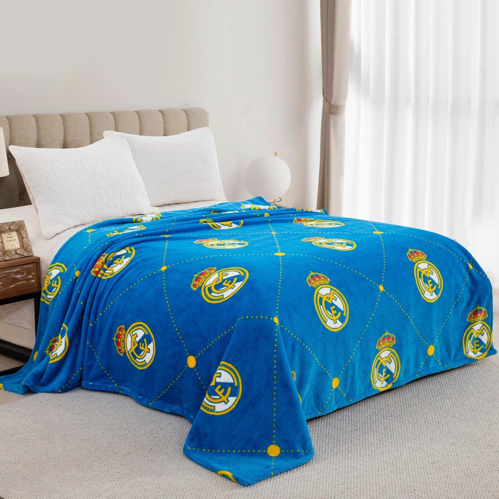 Real Madrid Queen Size Fluffy Fleece Blanket