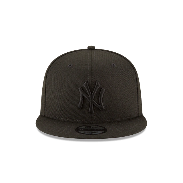 NEW ERA NEW YORK YANKEES BLACK ON BLACK 9FIFTY SNAPBACK