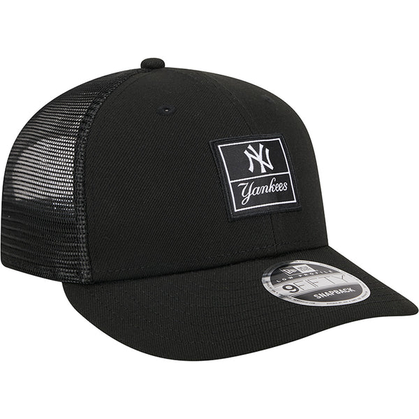 New Era  New York Yankees Label Low Profile 9FIFTY Trucker Snapback Hat