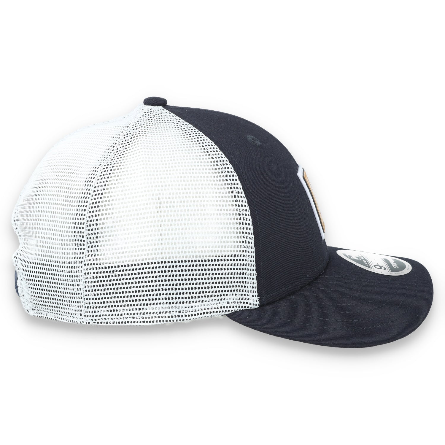 New Era New York Yankees Court Sport Low Profile 9FIFTY Trucker Snapback Hat