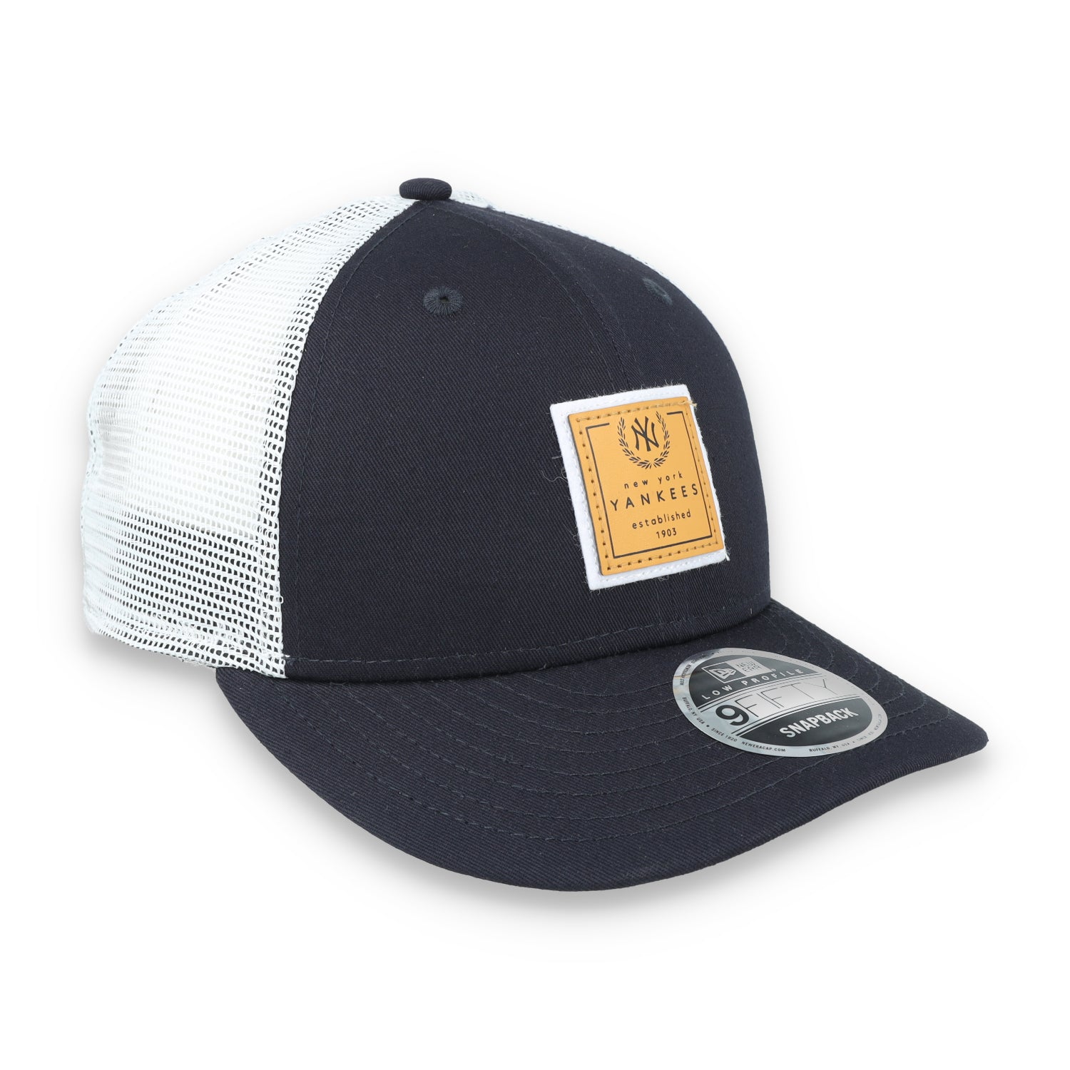New Era New York Yankees Court Sport Low Profile 9FIFTY Trucker Snapback Hat