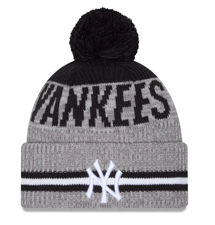 New Era New York Yankees Runner Pom Knit