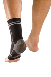 Mueller 4-Way Stretch Ankle Support