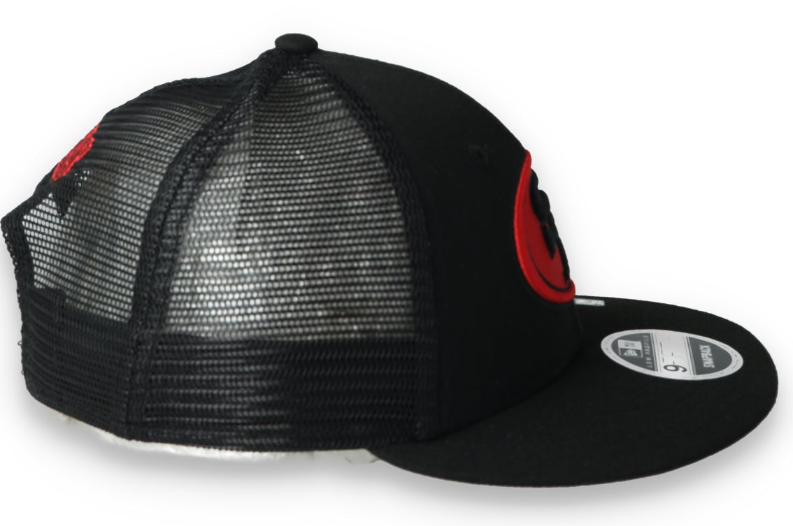 Exclusive New Era San Francisco 49ers Saloon Oval Low Profile 9FIFTY Trucker Hat-Black/Red
