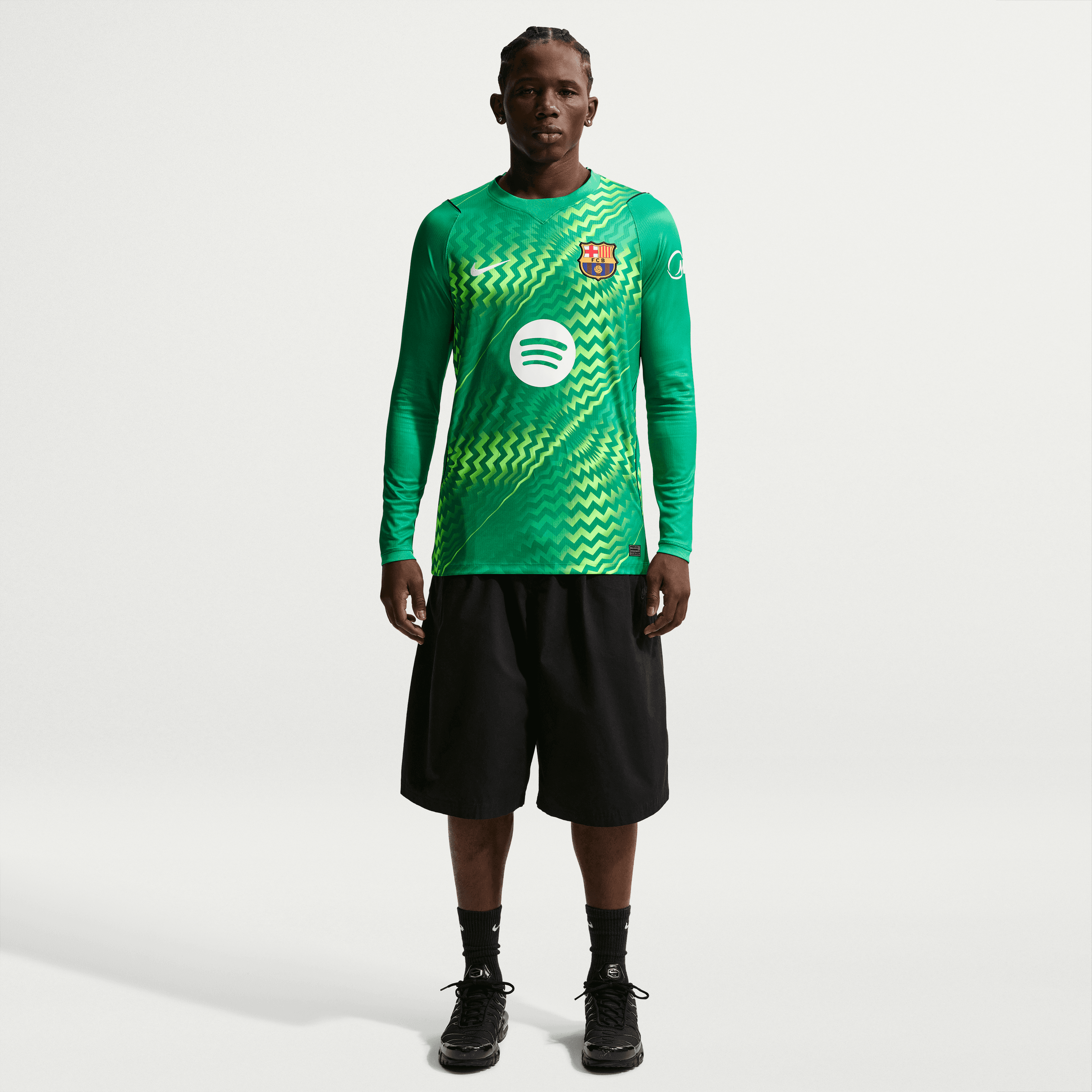 Nike Men's FC Barcelona Stadium Goalkeeper Dri-FIT Soccer Replica Jersey 26/27