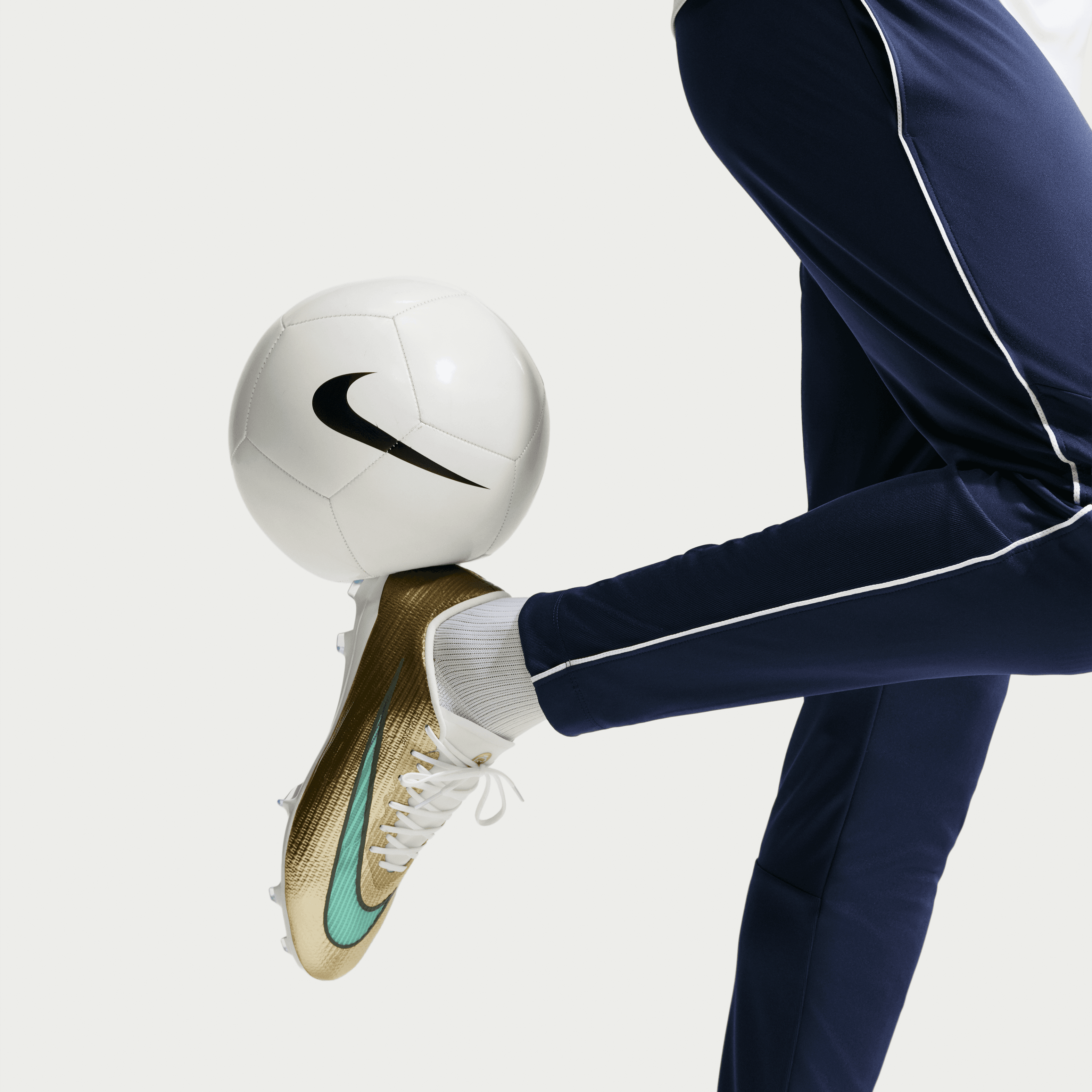 Nike Mercurial Superfly 11 Pro "Kylian Mbappe" FG- METALLIC GOLD/GREEN GLOW