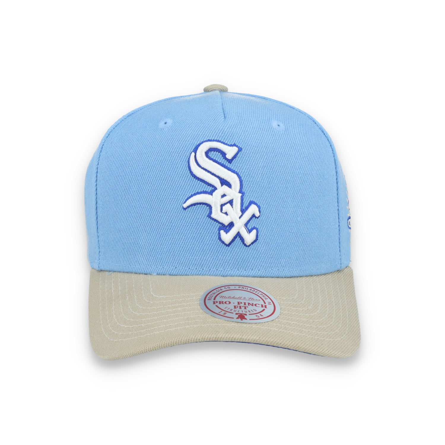 Mitchell & Ness Chicago White Sox 2005 Pro Pitch Snapback Hat-Light Blue/Beige