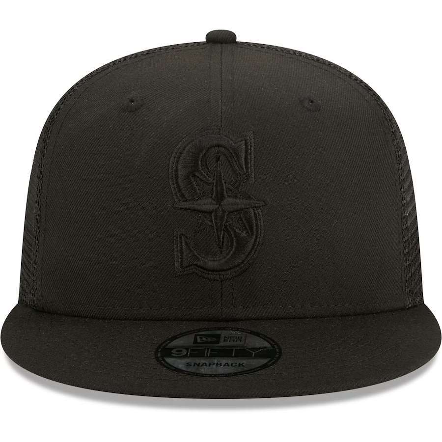 New Era Seattle Mariners Blackout 9Fifty Trucker Snapback Hat