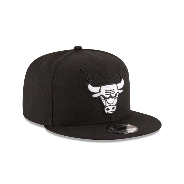 CHICAGO BULLS NEW ERA 2TONE BASICS BLACK ON WHITE  9FIFTY SNAPBACK