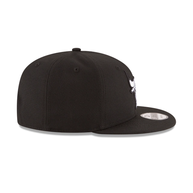 CHICAGO BULLS NEW ERA 2TONE BASICS BLACK ON WHITE  9FIFTY SNAPBACK